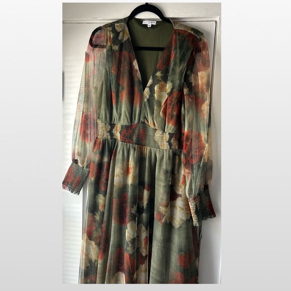 **FREE SHIPPING** Baltic Born “Layla” Maxi Dress - Picture 2 of 4